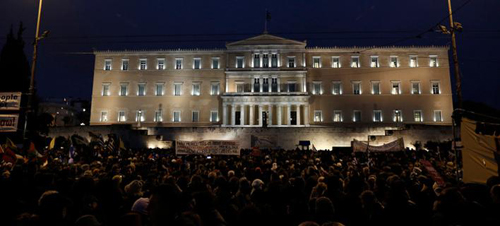 Ανάσα Αξιοπρέπειας: Εκατοντάδες χιλιάδες άνθρωποι διαδηλώνουν στην Ελλάδα και στον κόσμο