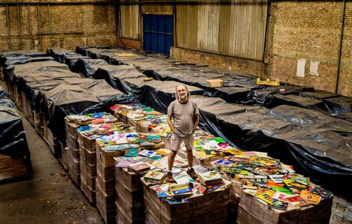 O άνθρωπος με τη μεγαλύτερη δισκοθήκη στον κόσμο Θέλει να τη μοιραστεί με ολόκληρο τον πλανήτη