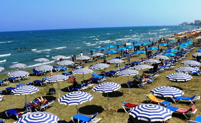 Ακριβότερες έως 30% οι διακοπές στην Ελλάδα –  Ξαπλώστρες από «χρυσάφι» και στην Αν. Αττική!