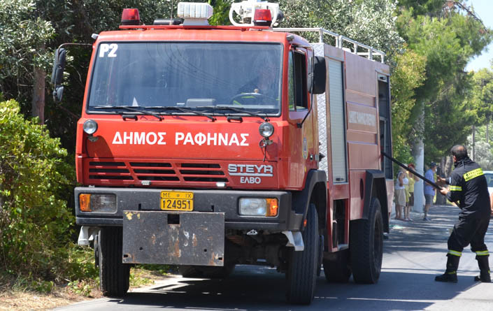 Φωτιές: Έσβησε στη Ραφήνα, νέα εστία στο Κορωπί. Ψυχραιμία συνιστά ο Δήμαρχος Βασ. Πιστικίδης
