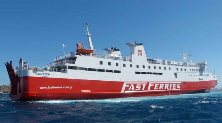 Ανεκτέλεστα και από το Λαύριο τα δρομολόγια των πλοίων της Fast Ferries