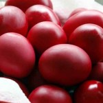 Πότε βάφουμε κόκκινα τα αυγά για το Πάσχα – Τι συμβολίζει το έθιμο