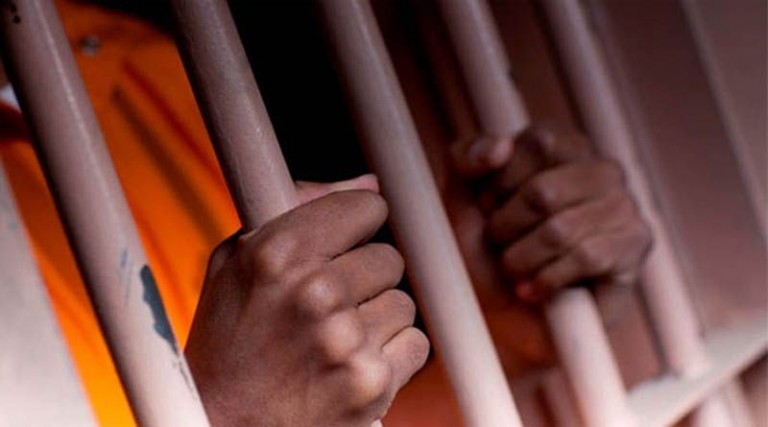 Φυλάκιση τριών ετών για τον ανώμαλο που αυνανιζόταν με ανήλικες