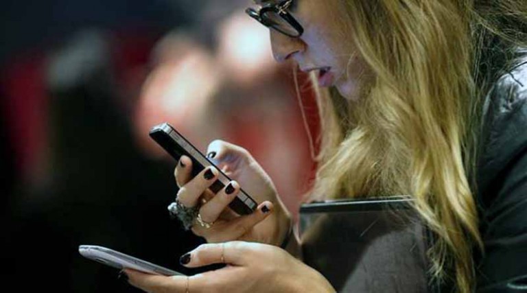 Τι έδειξε έρευνα για τη χρήση κινητού και τον κίνδυνο εμφάνισης καρκίνου