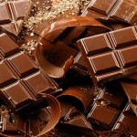 Κακάο: Οι τιμές καταρρίπτουν το ένα ρεκόρ μετά το άλλο και οι εταιρείες αναγκάζονται να το μειώσουν στις σοκολάτες