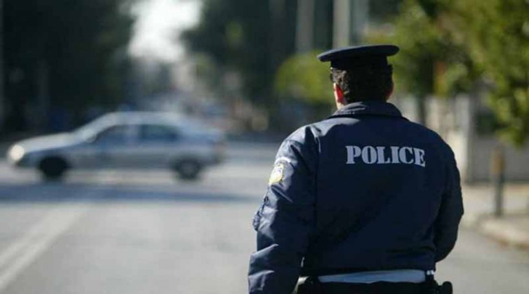 ΕΔΕ για δύο αστυνομικούς που έκλεισαν λακκούβα με τσιμέντο