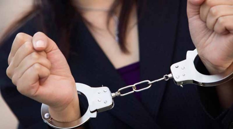 Στη φυλακή η 36χρονη για εμπλοκή σε «ερωτική» απάτη με θύμα 43χρονη