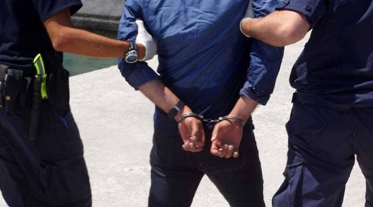 Δύο συλλήψεις στο λιμάνι της Ραφήνας! (φωτό)