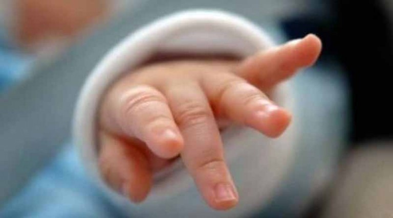 Θρίλερ με μωρό 1,5 έτους – Υπέστη μερικό ακρωτηριασμό