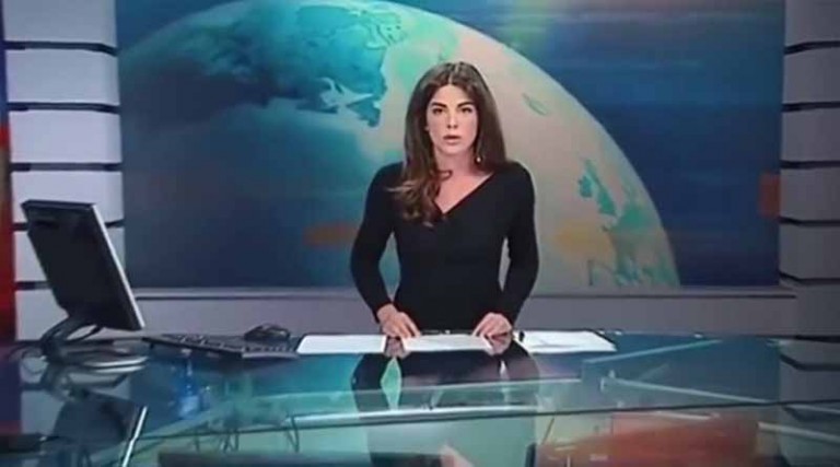 «Βασικό ένστικτο» αλά ιταλικά παρουσιάστρια δελτίου ειδήσεων! (βίντεο)