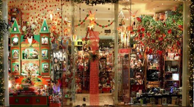 Σε εορταστικούς ρυθμούς η χριστουγεννιάτικη αγορά –  Πώς θα λειτουργήσουν καταστήματα & σούπερ μάρκετ μέχρι την παραμονή Χριστουγέννων