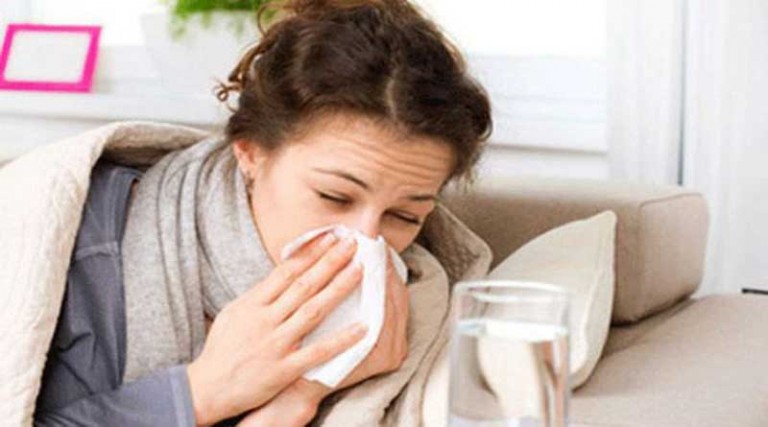 Έκτακτη ανακοίνωση του ΕΟΔΥ για τη γρίπη – Ενδείξεις αυξημένης διασποράς