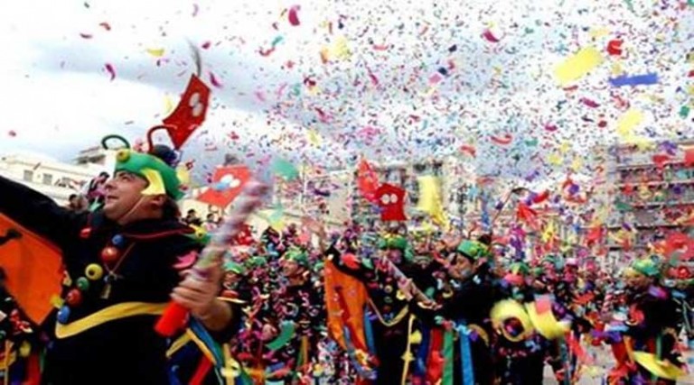 Σε επιφυλακή για το Καρναβάλι ο ΕΟΔΥ – Συναγερμός στην Πάτρα για τα κρούσματα μηνιγγίτιδας