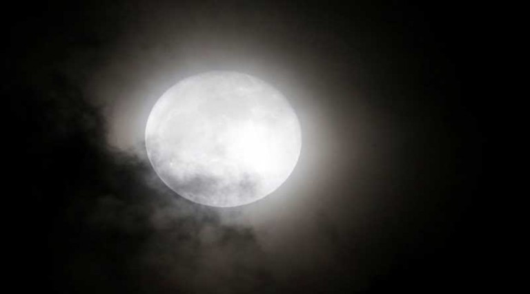 Την Τετάρτη έρχεται το μεγαλύτερο μπλε φεγγάρι για το 2023