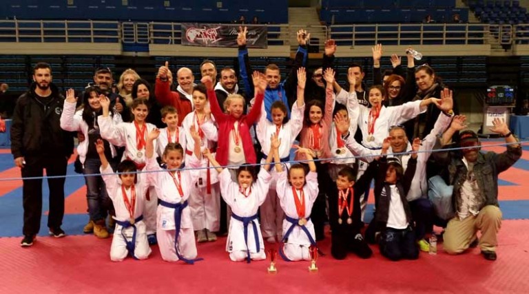 Σάρωσε τα μετάλλια το τμήμα καράτε του “Πρότυπο” στο Πανελλήνιο Κύπελλο Shotokan