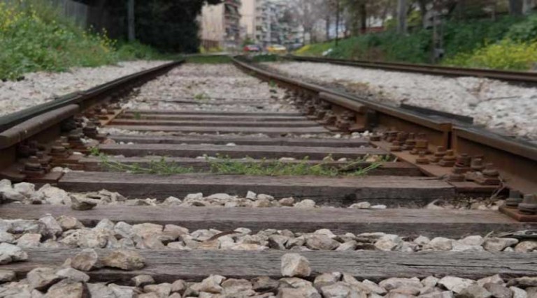 Τραγωδία: Τρένο παρέσυρε και σκότωσε νεαρό βοσκό – Το μοιραίο λάθος του 36χρονου