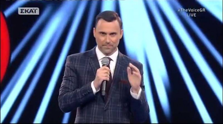 Επικό τρολάρισμα Καπουτζίδη στους coaches στον τελικό του The Voice (βίντεο)