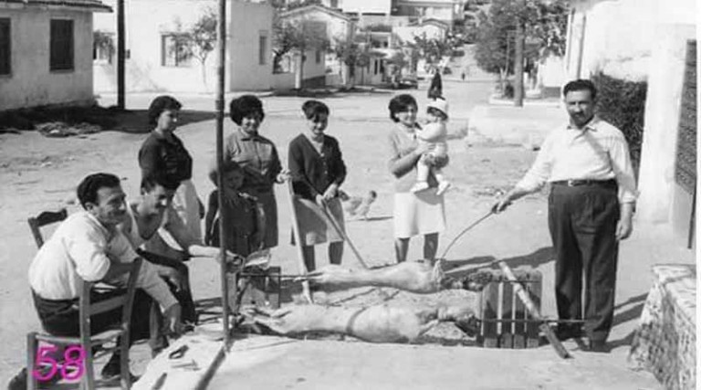 Ραφήνα: Όταν σούβλιζαν αρνιά στη Δαβάκη Πίνδου το 1958