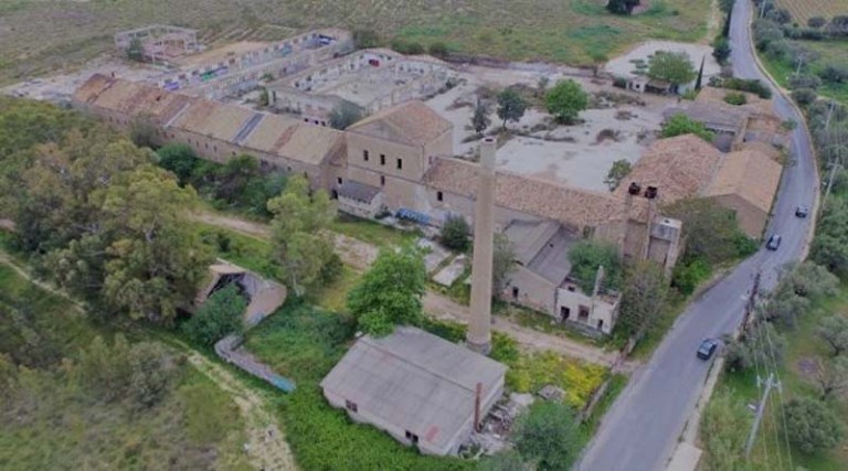 Εργοστάσιο Καμπά στην Παλλήνη: Μια παλιά ιστορία που παραμένει επίκαιρη – Από ναός παραγωγής σε ναός του Σατανά & τώρα σε Mall!