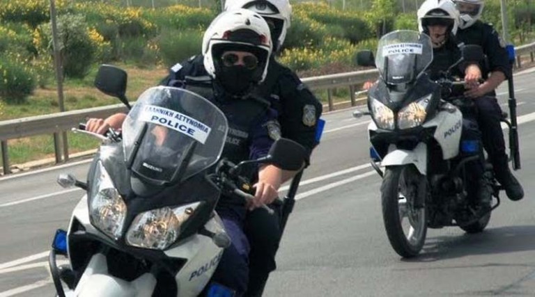 Διαρρήκτες επιτέθηκαν σε αστυνομικούς της Ομάδας ΔΙΑΣ – Έριξαν τον έναν από τη μοτοσικλέτα!
