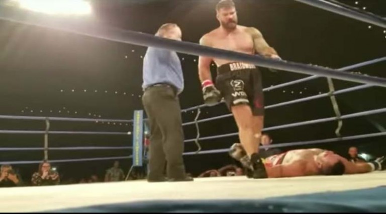 Θανατηφόρο νοκ άουτ σε αγώνα πυγμαχίας (βίντεο)