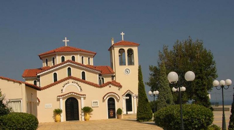 Σπάτα: Πανηγυρίζει ο Ιερός Ναός της Αγίας Κυριακής