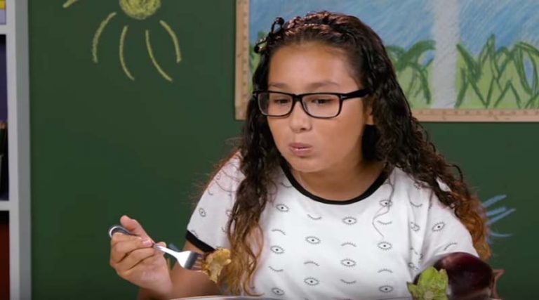 Οι απίστευτες αντιδράσεις παιδιών από τις ΗΠΑ όταν δοκιμάζουν ελληνικό φαγητό! (video)