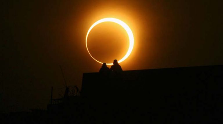 Απόψε «το δαχτυλίδι της φωτιάς»: Πού θα είναι ορατή η έκλειψη Ηλίου