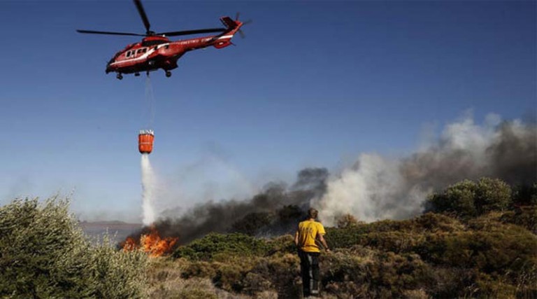 Συναγερμός για πυρκαγιά στο Κορωπί: Δύο αεροσκάφη & δύο ελικόπτερα επιχειρούν για την κατάσβεση