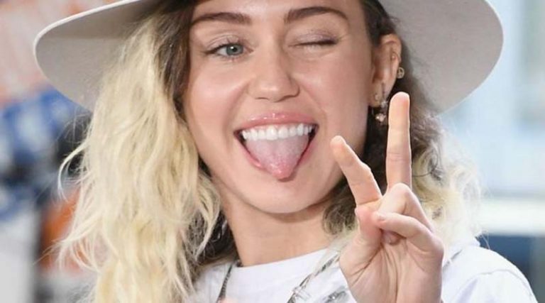 Το σέξι “ατύχημα” της Miley Cyrus: “Δείτε το πριν μου το κατεβάσει το Instagram”