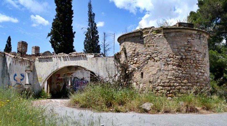 Παλλήνη: Βίλα Λεβίδη – Η ιστορία του «πύργου με τα 70 δωμάτια» (φωτό)