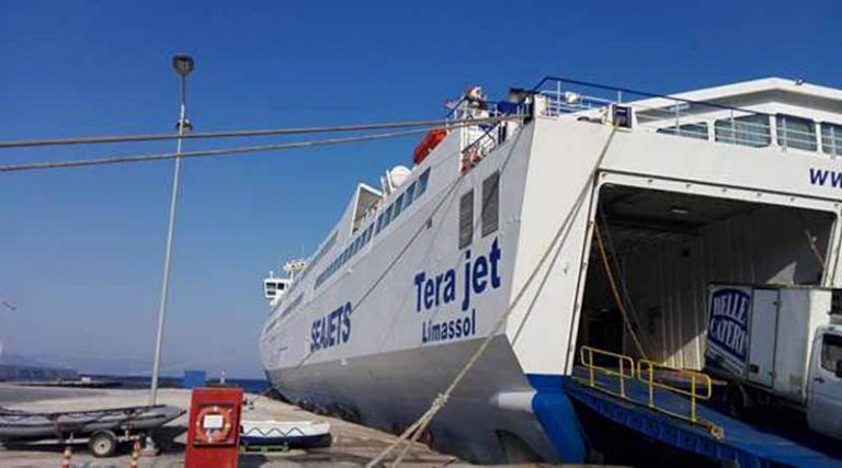 Αυλαία για φέτος για τη ναυαρχίδα της Seajets στη γραμμή Ραφήνα – Τήνος – Μύκονος