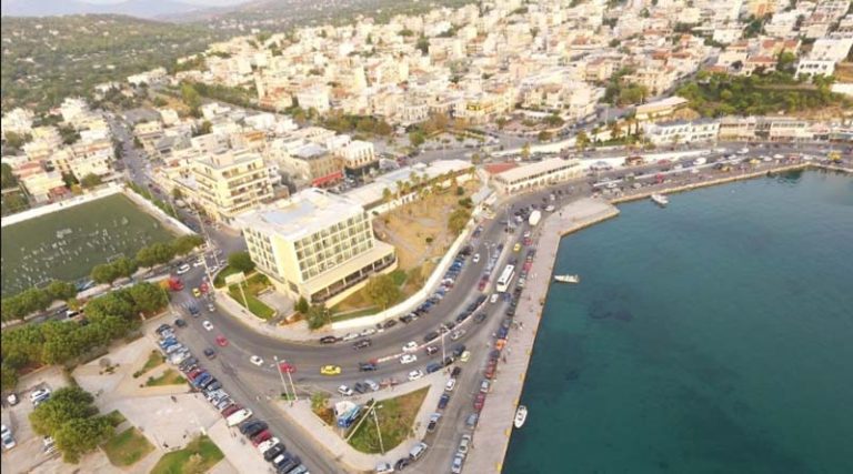 Το λιμάνι και η πόλη της Ραφήνας σε πανοραμική λήψη (απίστευτη φωτό)