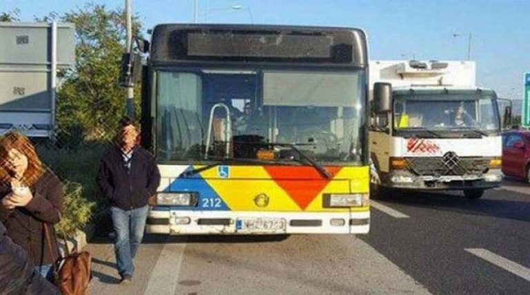 Τζαμπατζήδες τουρίστες μέσα σε λεωφορείο του ΟΑΣΘ – Ο διάλογος του οδηγού με τον ξεναγό τους