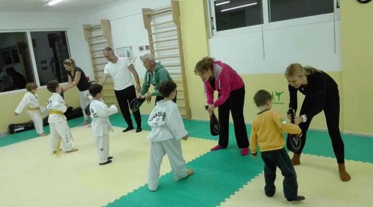 Αθλ. Όμιλος Ραφήνας: Γονείς και παιδιά μαζί και στο Tae Kwon Do! (φωτό & βίντεο)