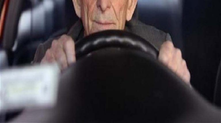 84χρονος οδηγούσε χωρίς άδεια για επτά δεκαετίες χωρίς ούτε ένα πρόστιμο!
