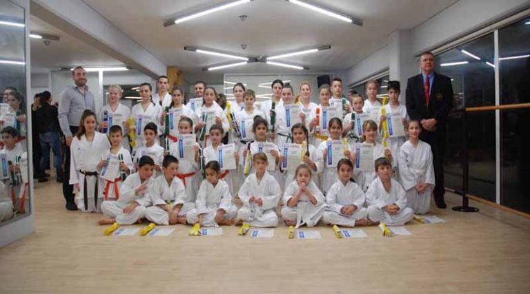 Protypo Rafina Fitness Club: Πέρασαν τις εξετάσεις στο Shotokan Karate τα παιδιά (φωτό)