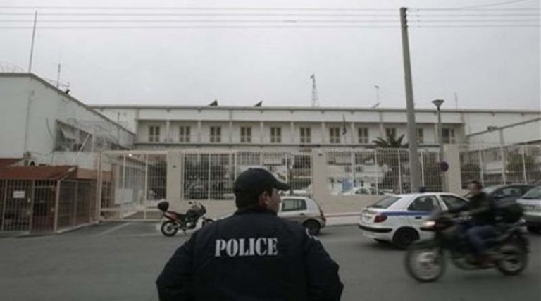 «Ντου» στις Φυλακές Κορυδαλλού – Βρέθηκαν αυτοσχέδιο μαχαίρι και 100 λίτρα αλκοόλ