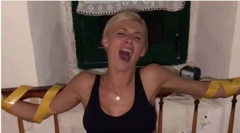 Ο αισθησιακός χορός της Όλγας Πηλιάκη στο κρεβάτι… δεν πήγε όπως περιμέναμε! (video)