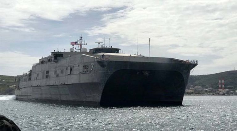 Στη Σύρο το πλοίο ειδικών επιχειρήσεων του αμερικανικού πολεμικού ναυτικού