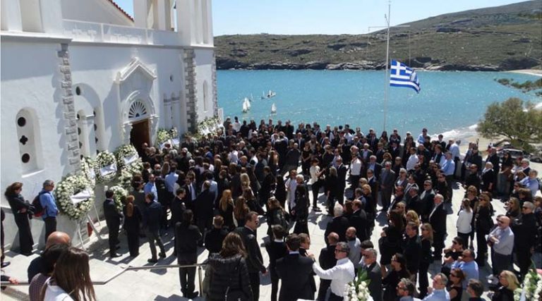 Άνδρος: Θρήνος στην κηδεία του Αλέξανδρου Σταματιάδη