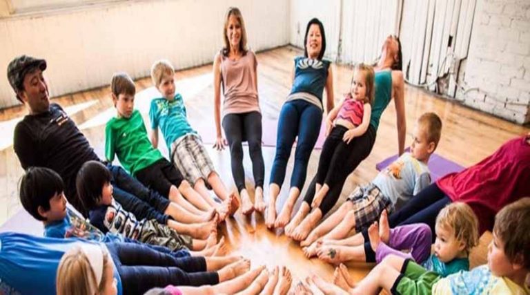 Απογευματινά μαθήματα Kids Yoga & Family Yoga στο Earlyfootsteps
