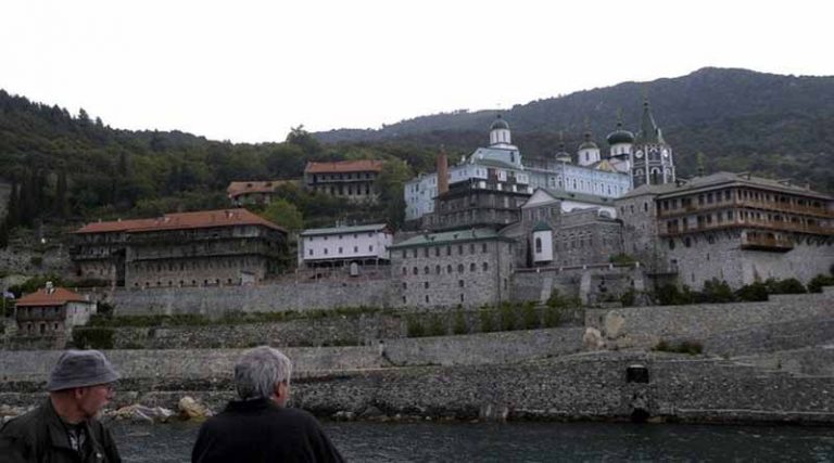 Άγιο Όρος: Ο νεκρός μοναχός ήθελε να εμβολιαστεί και δεν τον άφηναν