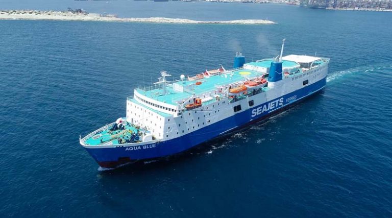 Για το λιμάνι του Λαυρίου, χωρίς επιβάτες, αναχώρησε το πλοίο «Aqua Blue» που υπέστη μηχανική βλάβη
