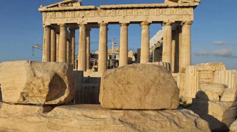 Τραγωδία στην Ακρόπολη: Νεκρή η τουρίστρια που έπεσε από τον βράχο του Αγίου Παύλου – Οι πρώτες πληροφορίες