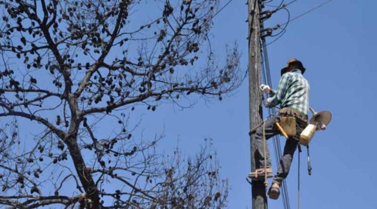 ΔΕΔΔΗΕ: Συνεχίζονται οι εργασίες αποκατάστασης ηλεκτροδότησης