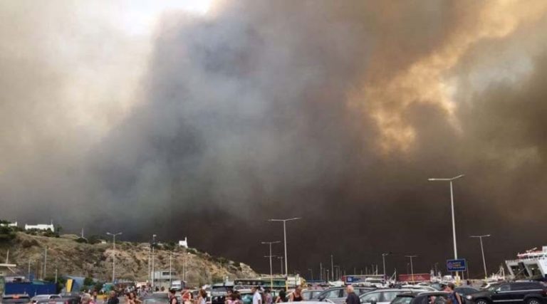 Φονική πυρκαγιά: Το λιμάνι της Ραφήνας την ώρα της μεγάλης καταστροφής (φωτό)