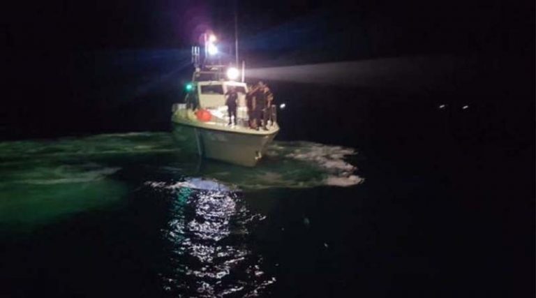 Συναγερμός στο λιμενικό για σκάφος με μηχανική βλάβη στο Λαύριο