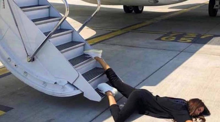 Η Ναταλία Γερμανού τέζα!!! Σωριάστηκε στα σκαλιά του αεροπλάνου
