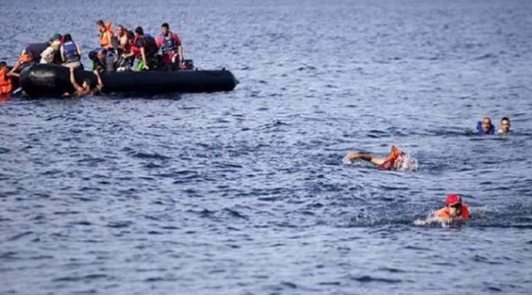 Εντοπίστηκε σκάφος με πρόσφυγες- Γυναίκα γέννησε πάνω σε νησίδα!